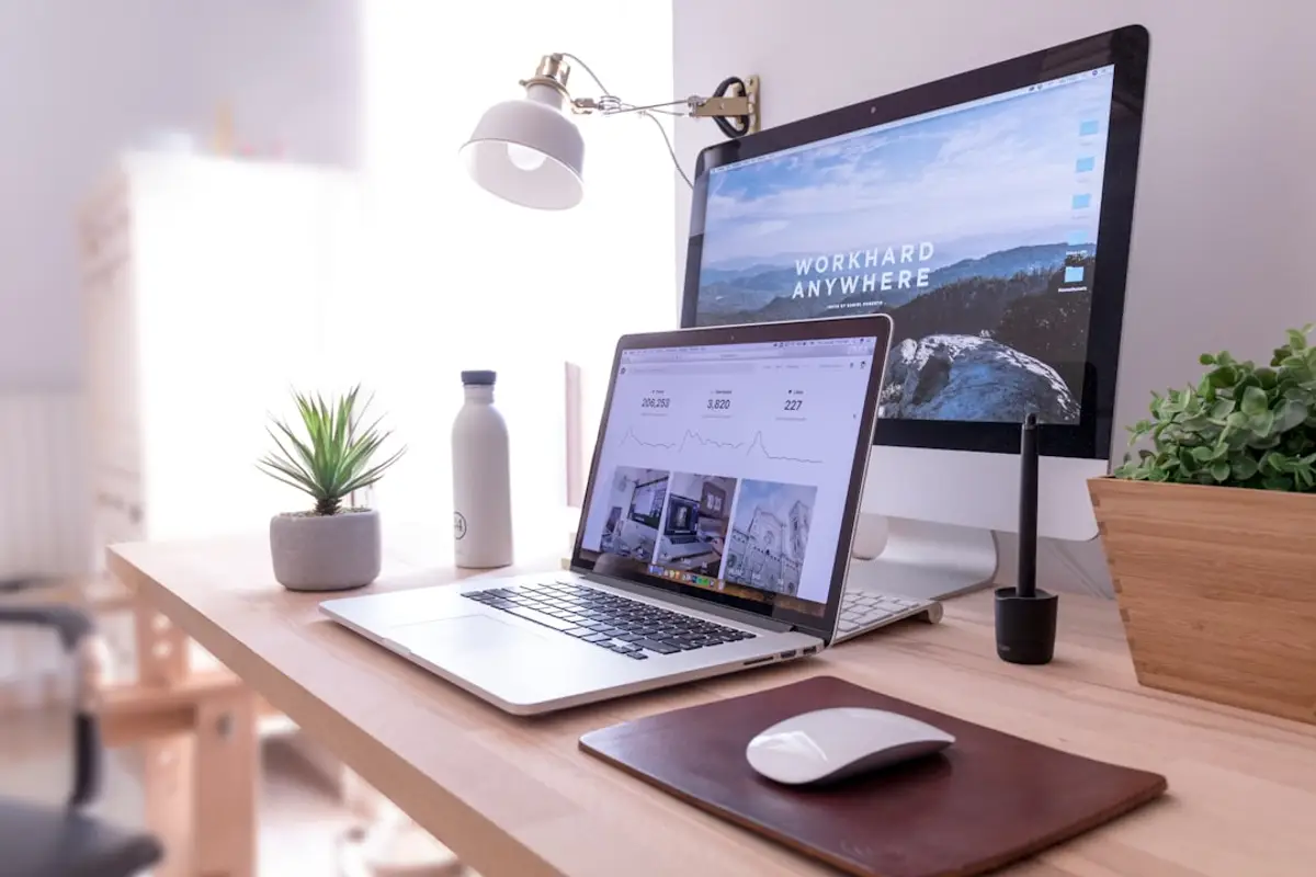 How to Write a Homepage That Converts Visitors into Customers